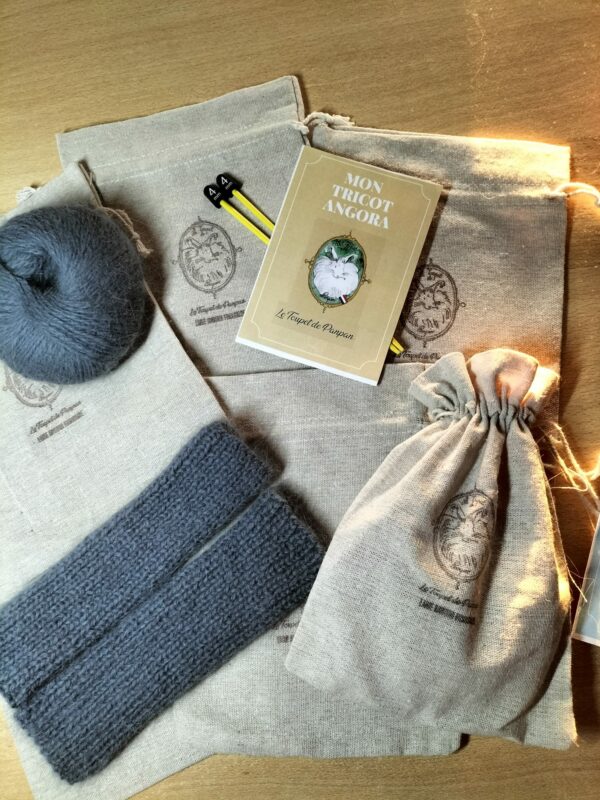 Kit Tricot: Manchettes Florette (sans aiguilles)